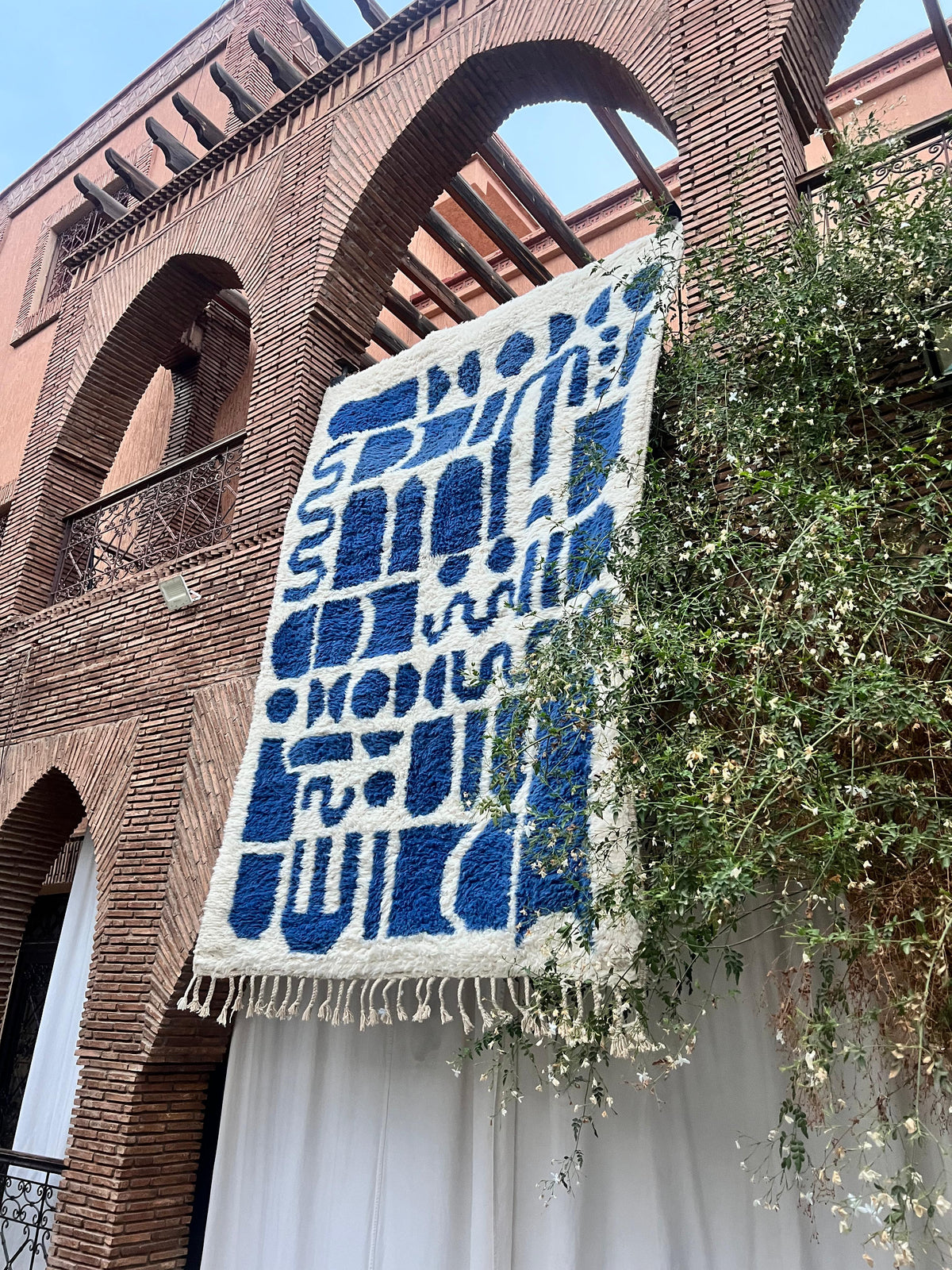 Salé – Handmade Navy Blue Moroccan Rug