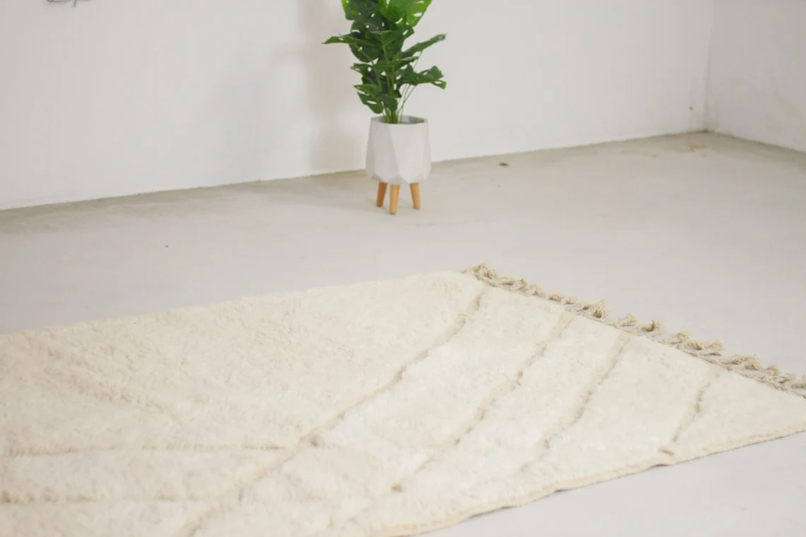 Imilchil – White Handmade Moroccan Rug
