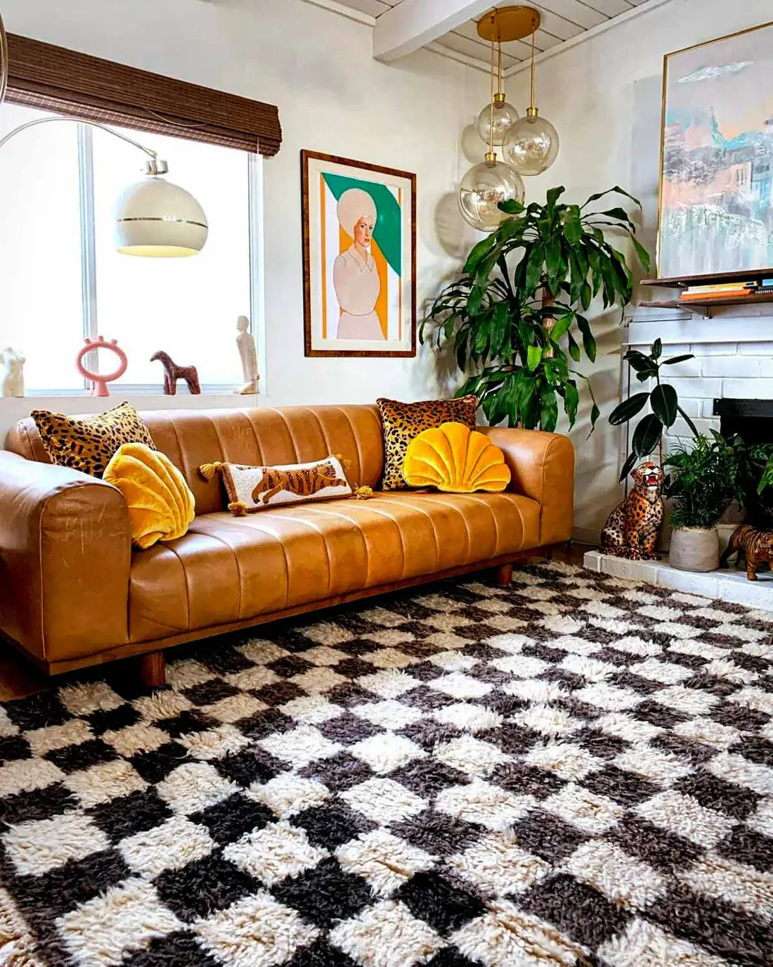 11 wunderschöne Teppiche für braune Sofas – 2024 Designs