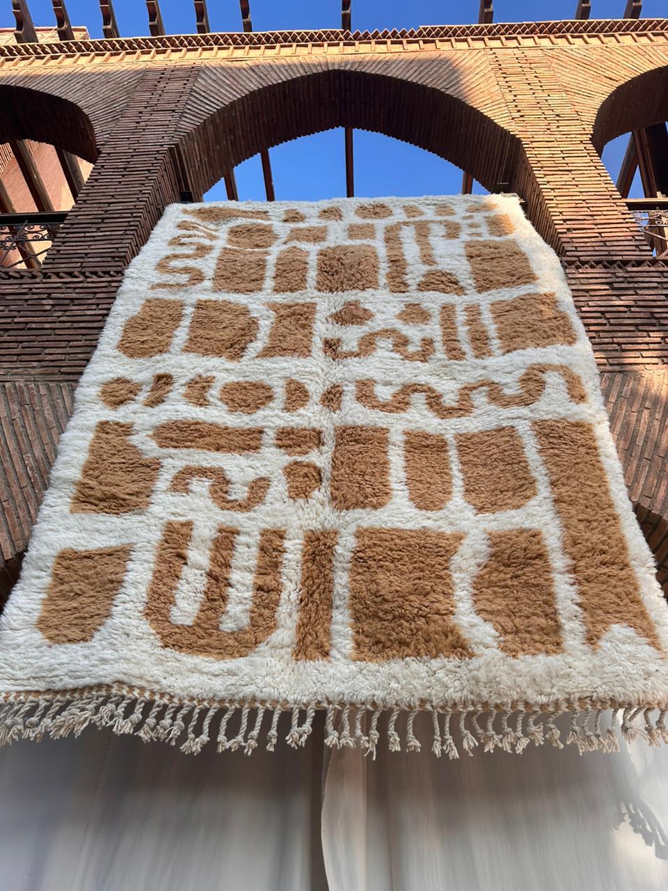 Skoura – Handmade Beige Moroccan Rug