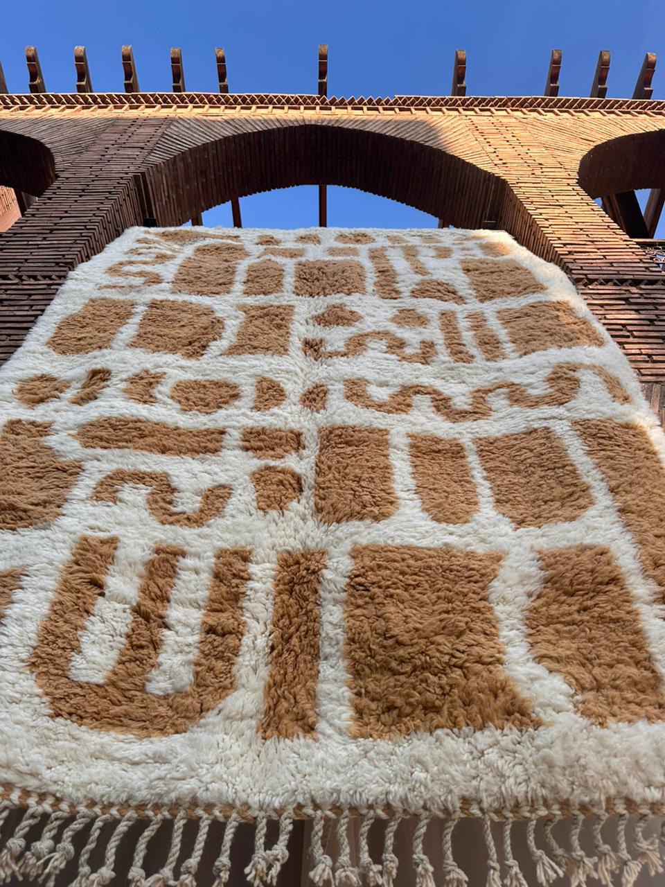 Skoura – Handmade Beige Moroccan Rug
