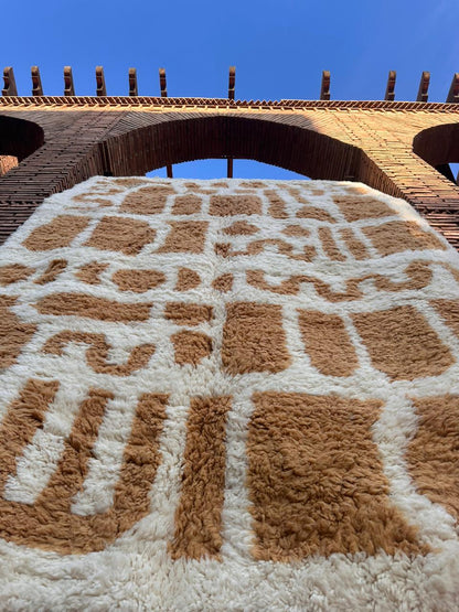 Skoura – Handmade Beige Moroccan Rug