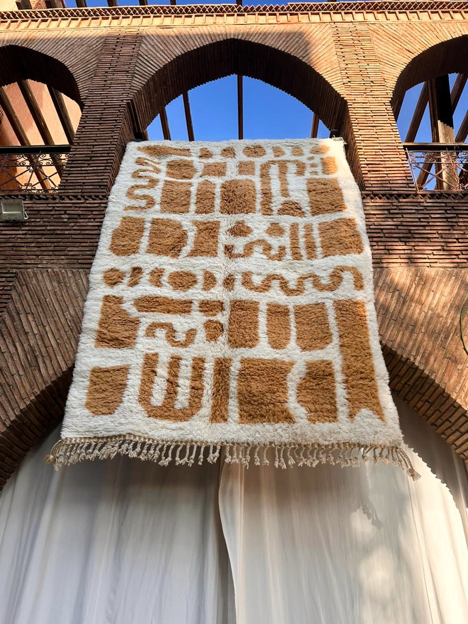 Skoura – Handmade Beige Moroccan Rug
