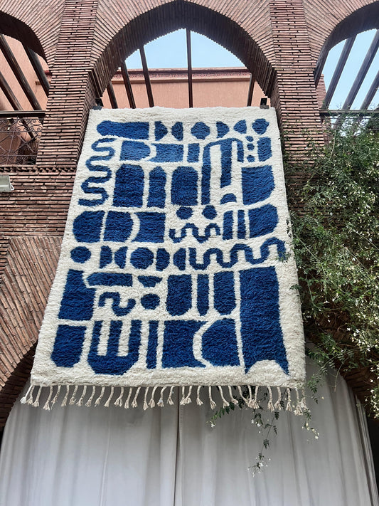 Salé – Handmade Navy Blue Moroccan Rug