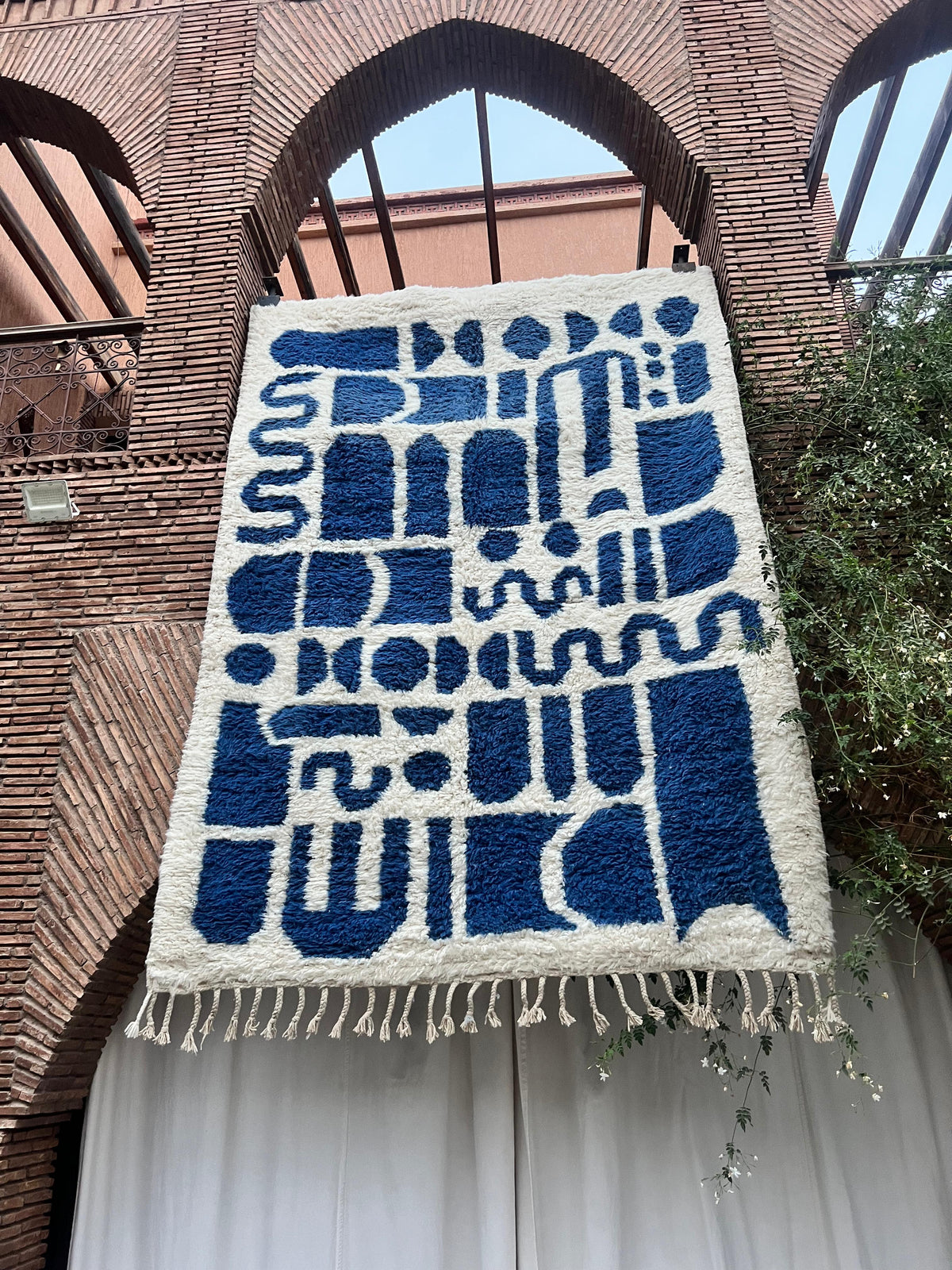 Salé – Handmade Navy Blue Moroccan Rug