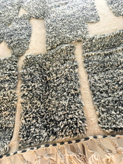 Tioute – Grey Moroccan Rug