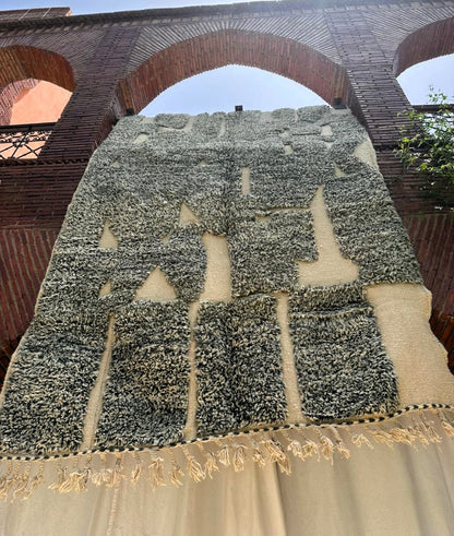 Tioute – Grey Moroccan Rug