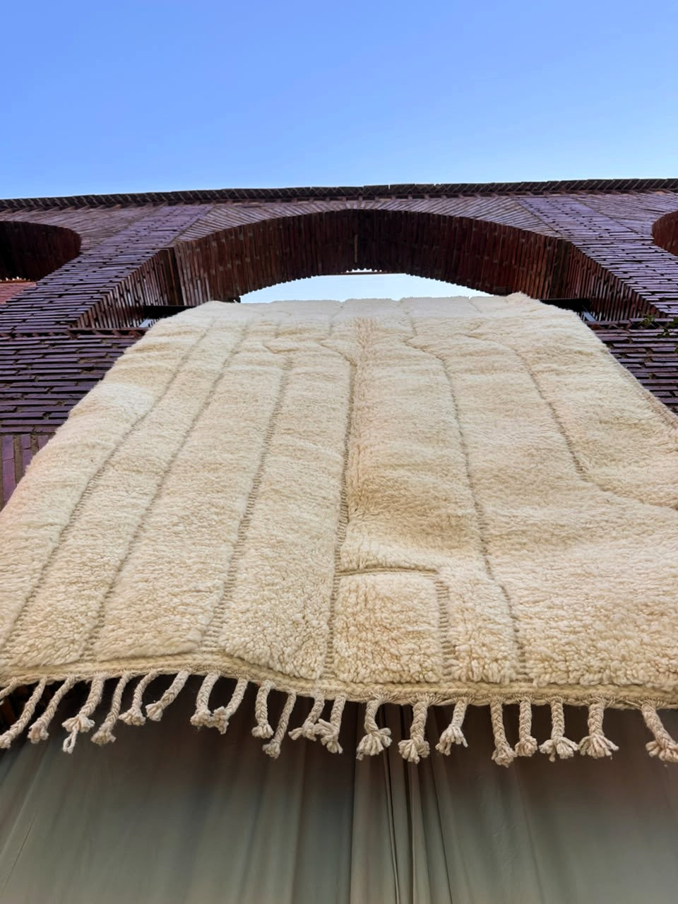 Tafingoult – Ivory Textured Moroccan Rug
