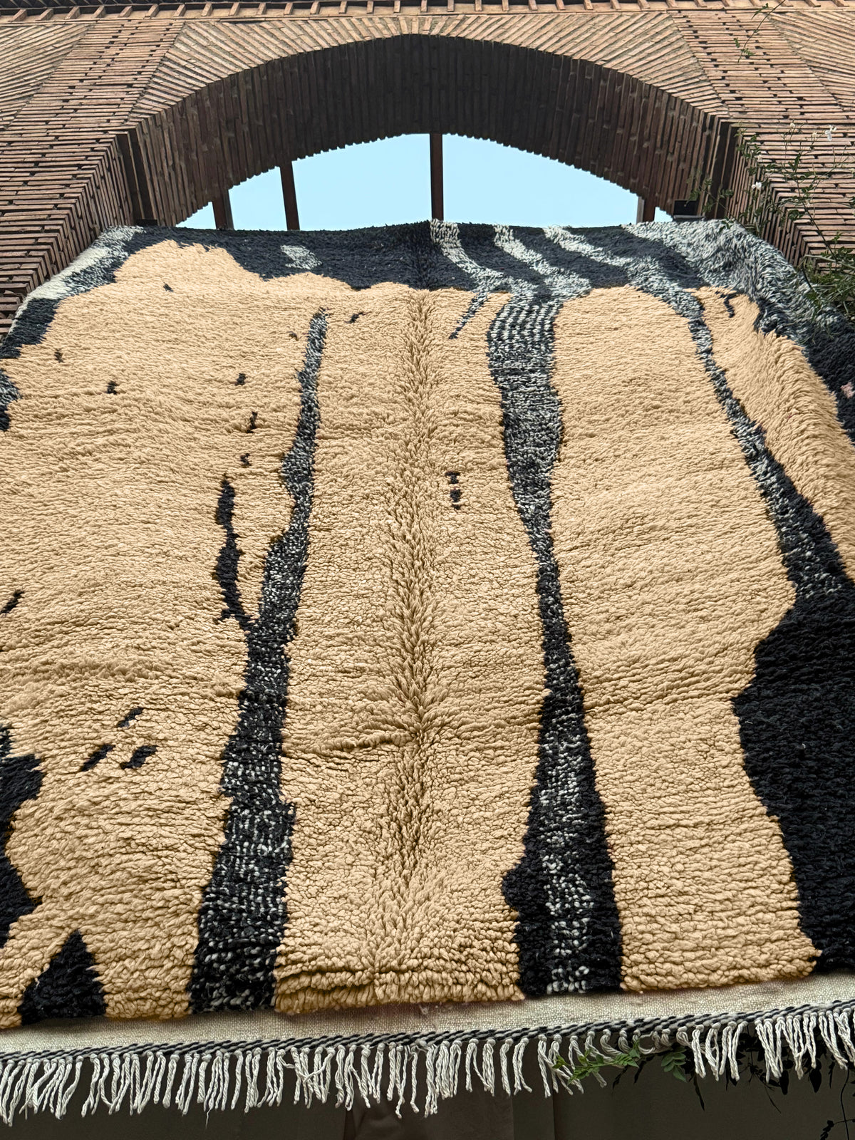 Itzer – Handmade Beige Moroccan Rug
