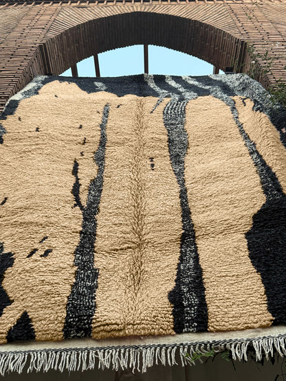 Itzer – Handmade Beige Moroccan Rug