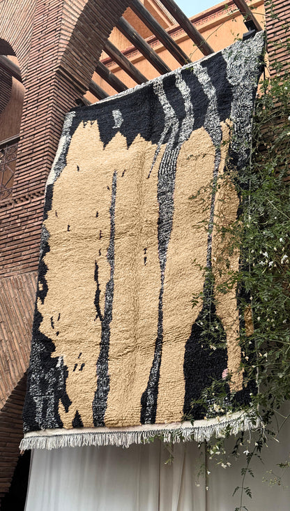 Itzer – Handmade Beige Moroccan Rug