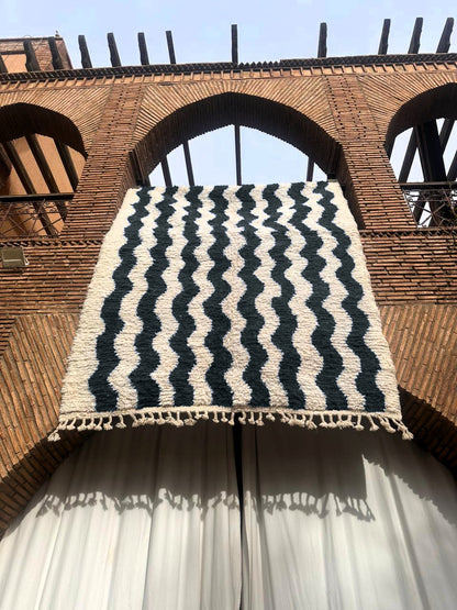 Tichka – Handmade Black and White Moroccan Rug