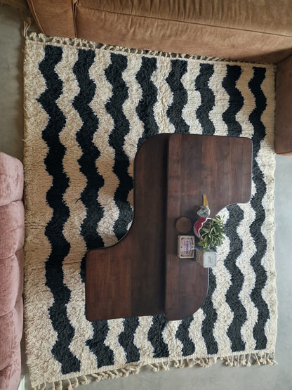 Tichka – Handmade Black and White Moroccan Rug