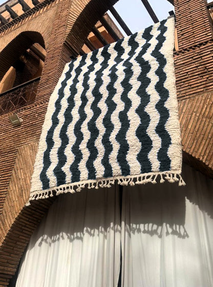 Tichka – Handmade Black and White Moroccan Rug