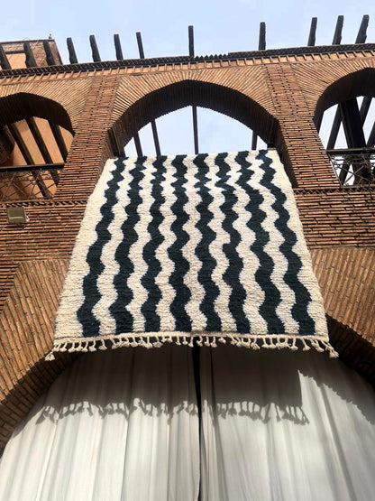 Tichka – Handmade Black and White Moroccan Rug