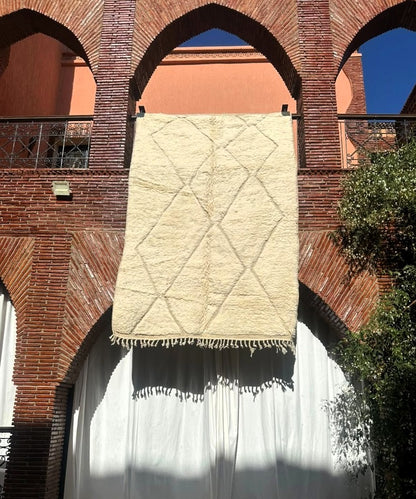 Anemiter – Handmade White Moroccan Rug