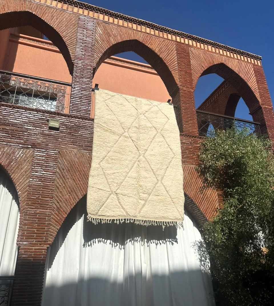 Anemiter – Handmade White Moroccan Rug