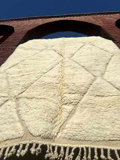 Anemiter – Handmade White Moroccan Rug