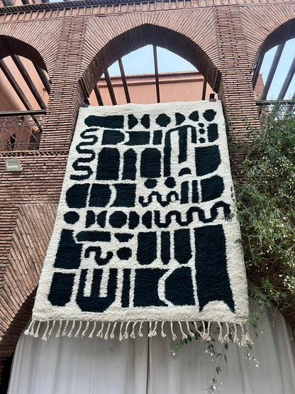 Fès – Handmade Black and White Moroccan Rug
