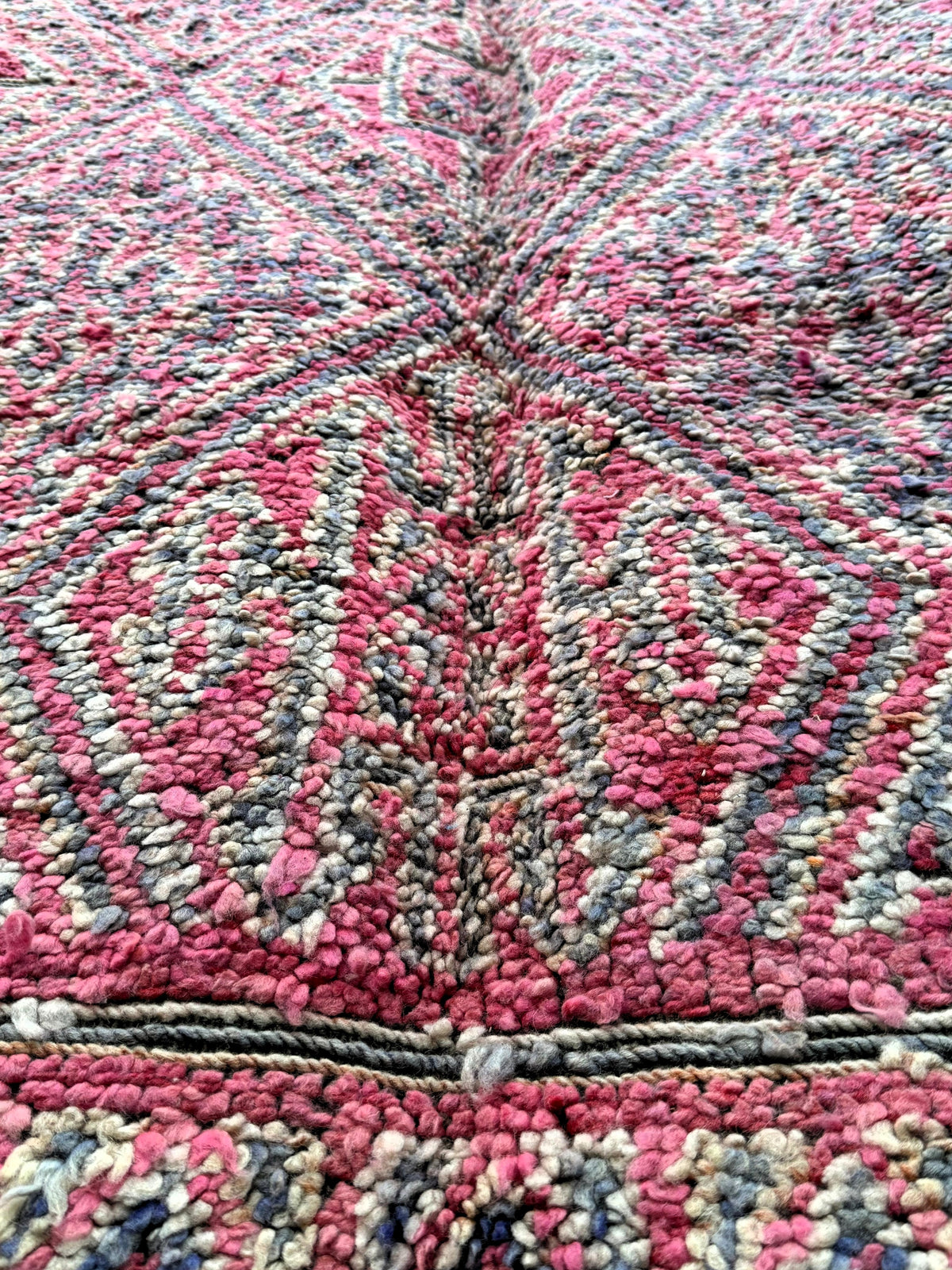 Khenifra – Vintage Pink Moroccan Rug