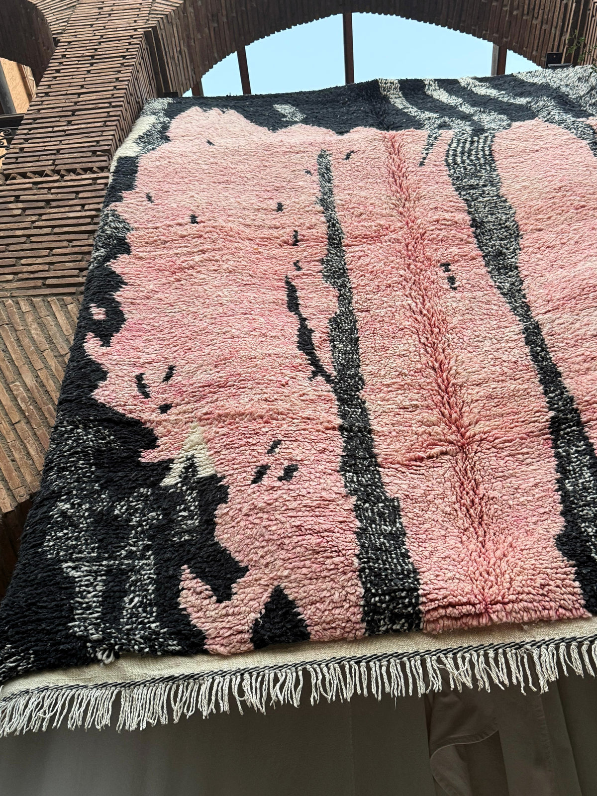 Amizmiz – Handmade Pink Moroccan Rug