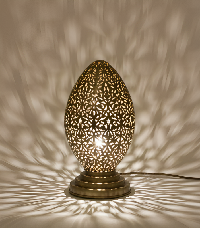Lampe oeuf de table marocaine en cuivre Starlight, 30x18cm