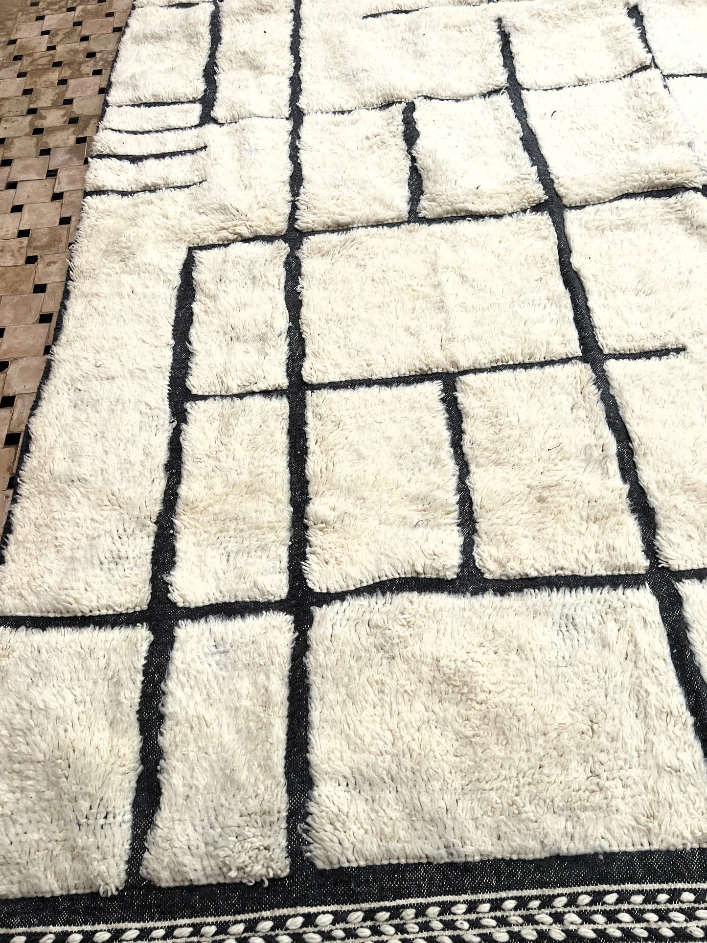 Dakhla - handwoven wool rug- 300x200 cm - white & grey