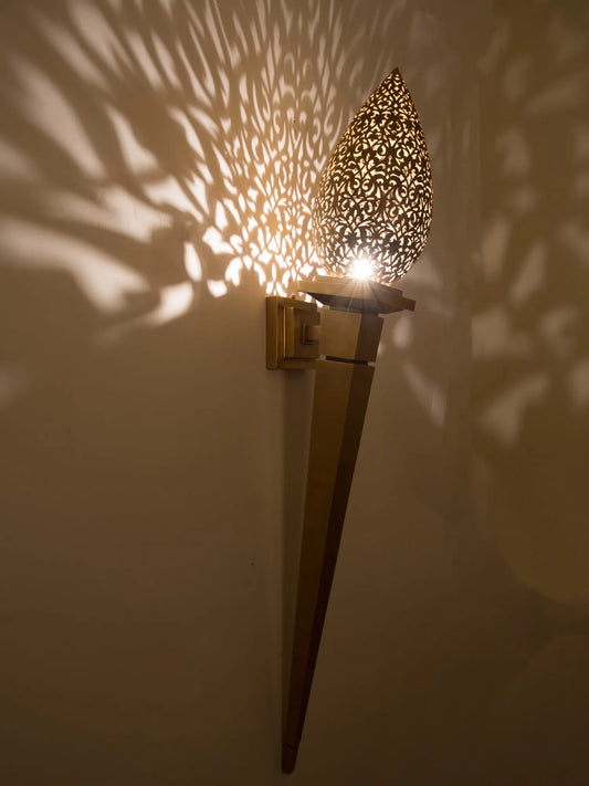 Hemelse helderheid: Grote wandlamp, 100 cm x 15 cm