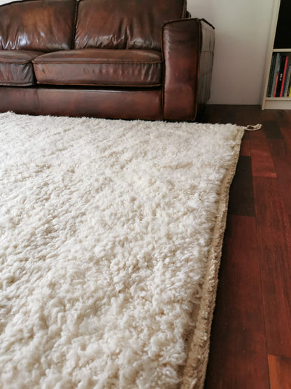 Tarfaya – Handmade White Moroccan Rug